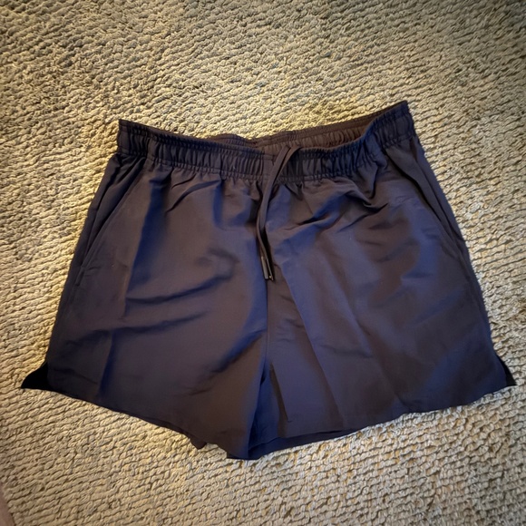 NWT Aritzia Golden drawstring athletic shorts - Picture 1 of 4